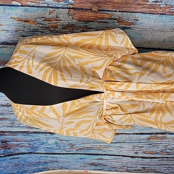 MADISON Du Soir Cover Up Robe - Picture 2 of 8